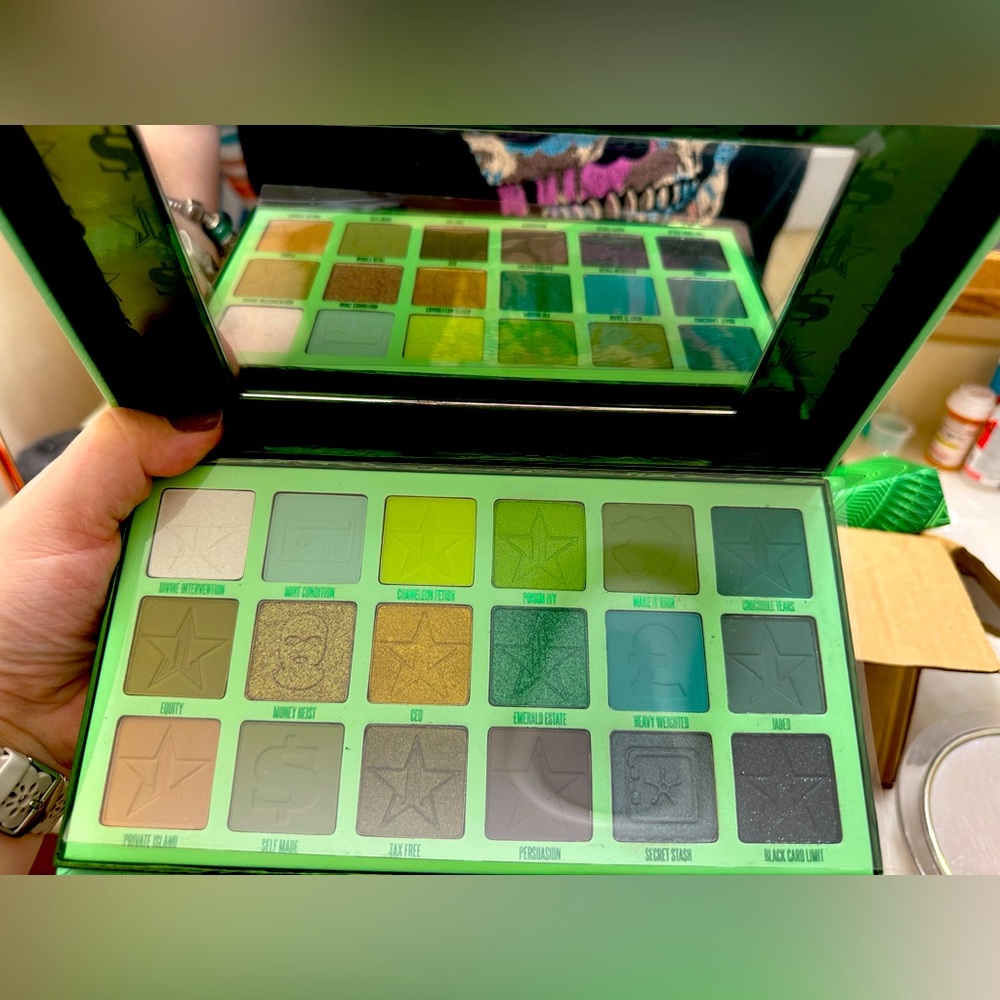 Jeffree Star eye shadow pallet